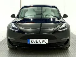 Svart Begagnad 2019 Tesla Model 3 Long Range Sedan | 260 000 kr (Marknadspris)