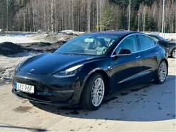 Svart Begagnad 2019 Tesla Model 3 Long Range Sedan | 225 000 kr (Lite dyr)