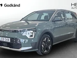 Grön (green) Begagnad 2024 Kia e-Niro SUV | 359 900 kr (Marknadspris)