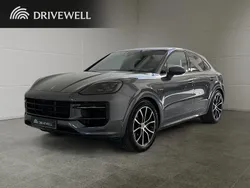 Grå Begagnad 2024 Porsche Cayenne SUV | 1 299 000 kr (Lite dyr)
