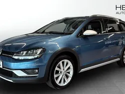 Blå (blue) Begagnad 2017 VW Golf Alltrack Kombi | 159 000 kr (Bra pris)