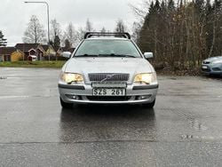 Ljusgrå Begagnad 2001 Volvo S40 Sedan | 20 000 kr (Bra pris)