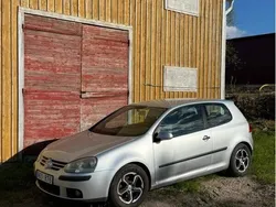 Silver Begagnad 2004 VW Golf IV Trendline Halvkombi | 7 000 kr (Superpris)