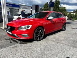 Röd Begagnad 2016 Volvo V60 R-Design Kombi | 160 000 kr (Marknadspris)