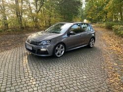 Grå Begagnad 2011 VW Golf VI R Halvkombi | 139 000 kr