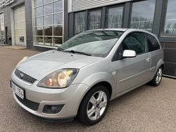 Grå Begagnad 2008 Ford Fiesta Halvkombi | 34 900 kr (Lite dyr)