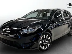 Svart (black) Ny 2025 Kia Ceed Sportswagon 2 Kombi | 299 900 kr (Dyr)