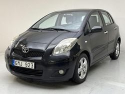 Svart Begagnad 2010 Toyota Yaris | 75 000 kr (Marknadspris)