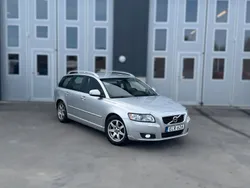 Ljusgrå (grå) Begagnad 2012 Volvo V50 Momentum Kombi | 39 998 kr (Marknadspris)