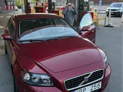 Röd Begagnad 2005 Volvo S40 Sedan | 32 000 kr (Bra pris)