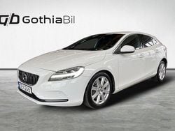 Vit Begagnad 2017 Volvo V40 Inscription Kombi | 159 900 kr (Marknadspris)