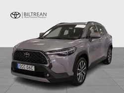 Grå Begagnad 2024 Toyota Corolla Cross Plus SUV | 409 000 kr (Lite dyr)