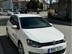 Vit Begagnad 2014 VW Polo Halvkombi | 99 000 kr (Marknadspris)