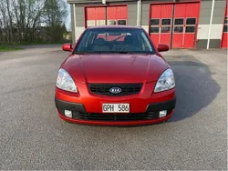 Röd Begagnad 2008 Kia Rio Halvkombi | 18 900 kr (Marknadspris)