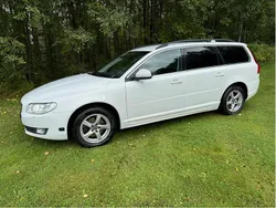 Vit Begagnad 2016 Volvo V70 Momentum Kombi | 150 000 kr (Lite dyr)