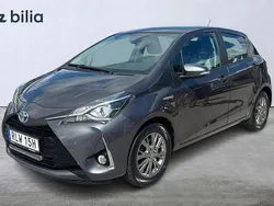 Mörkgrå Begagnad 2019 Toyota Yaris Hybrid Active Halvkombi | 179 900 kr (Marknadspris)