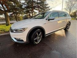 Vit Begagnad 2016 VW Passat Alltrack Kombi | 150 000 kr (Bra pris)