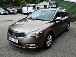 Mörkgrå Begagnad 2009 Kia Ceed Sportswagon 4 Kombi | 59 900 kr (Marknadspris)