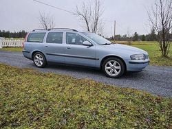 Blå Begagnad 2001 Volvo V70 Kombi | 14 500 kr (Marknadspris)