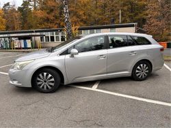 Silver Begagnad 2010 Toyota Avensis Kombi | 52 000 kr (Marknadspris)