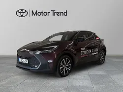 Lila Begagnad 2024 Toyota C-HR Style SUV | 439 900 kr (Marknadspris)