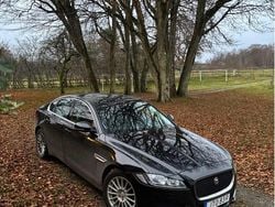 Svart Begagnad 2016 Jaguar XF Sedan | 158 000 kr