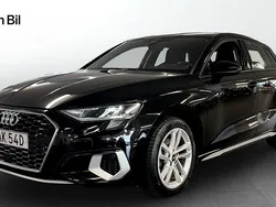 Svart Begagnad 2022 Audi A3 Sportback Advanced Plus Halvkombi | 239 900 kr (Marknadspris)