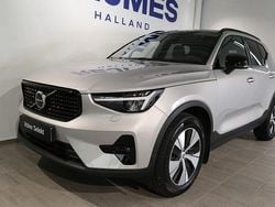 Silver Begagnad 2025 Volvo XC40 Plus SUV | 389 500 kr (Marknadspris)
