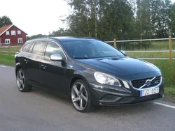Grå Begagnad 2013 Volvo V60 R-Design Momentum Kombi | 99 900 kr (Bra pris)