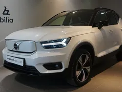 Vit Begagnad 2022 Volvo XC40 Plus SUV | 319 000 kr