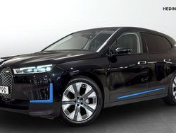 Svart (black) Begagnad 2022 BMW iX SUV | 489 900 kr
