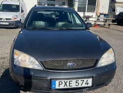 Grå Begagnad 2003 Ford Mondeo Kombi | 14 900 kr