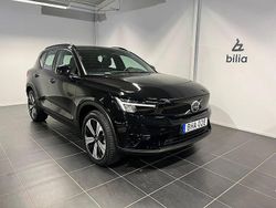 Svart Begagnad 2022 Volvo XC40 Core SUV | 359 000 kr