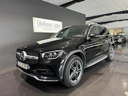 Svart Begagnad 2021 Mercedes GLC300e AMG SUV | 429 000 kr (Marknadspris)