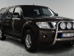 Mörkbrun (brun) Begagnad 2011 Nissan Navara Pickup | 108 900 kr (Marknadspris)