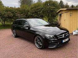 Svart Begagnad 2017 Mercedes E220 AMG line Kombi | 330 000 kr (Lite dyr)