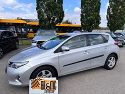 Silver Begagnad 2014 Toyota Auris Active Halvkombi | 89 800 kr (Marknadspris)