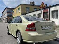 Grön Begagnad 2004 Volvo S40 Sedan | 30 000 kr (Superpris)