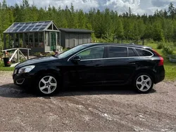 Svart Begagnad 2013 Volvo V60 Momentum Kombi | 79 000 kr (Bra pris)
