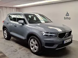Grå Begagnad 2022 Volvo XC40 Momentum SUV | 329 000 kr (Marknadspris)