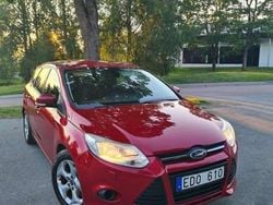 Röd Begagnad 2011 Ford Focus Trend Kombi | 45 000 kr (Marknadspris)