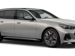 Grå (oxide grey metallic) Ny 2025 BMW 550e Comfort Edition Kombi | 1 041 100 kr (Superpris)