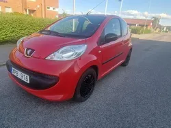 Röd Begagnad 2006 Peugeot 107 Halvkombi | 19 500 kr (Marknadspris)