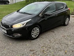 Svart Begagnad 2015 Kia Ceed Comfort Halvkombi | 84 000 kr (Marknadspris)