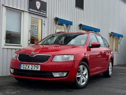 Röd Begagnad 2016 Skoda Octavia Ambition Kombi | 54 900 kr (Superpris)