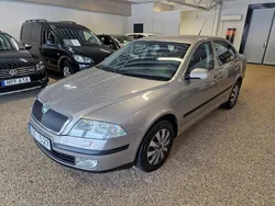 Ljusbrun (brun) Begagnad 2007 Skoda Octavia Halvkombi | 44 900 kr (Lite dyr)