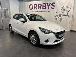Vit Begagnad 2015 Mazda 2 Core Halvkombi | 134 000 kr (Dyr)