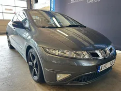 Ljusgrå Begagnad 2010 Honda Civic Sport Halvkombi | 64 900 kr (Lite dyr)