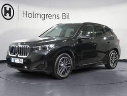 Safirsvart metallic Begagnad 2025 BMW X1 M Sport SUV | 519 800 kr