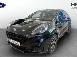 Svart (black) Begagnad 2022 Ford Puma ST-Line SUV | 219 900 kr (Marknadspris)